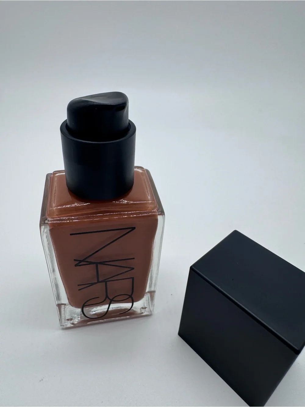 NARS Light Reflecting Foundation - Deep 2.5 La Serena (Rich Brown)